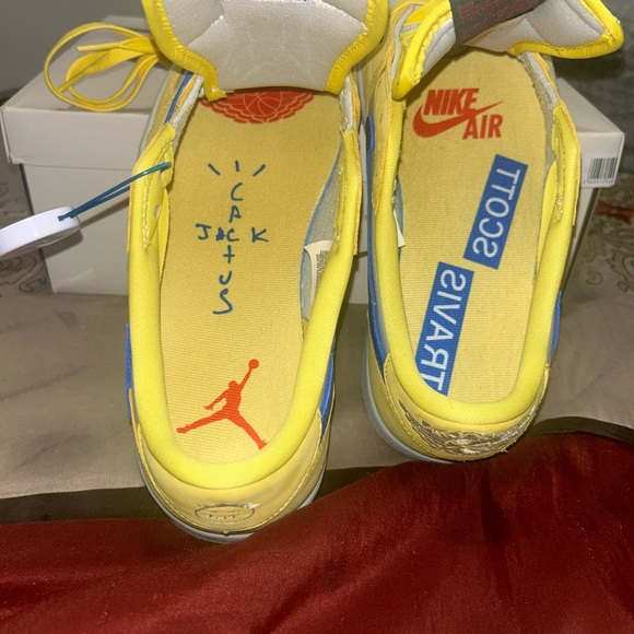 Travis Scott canary Jordan 1 low men’s size 10 woman’s 11.5 main image 13